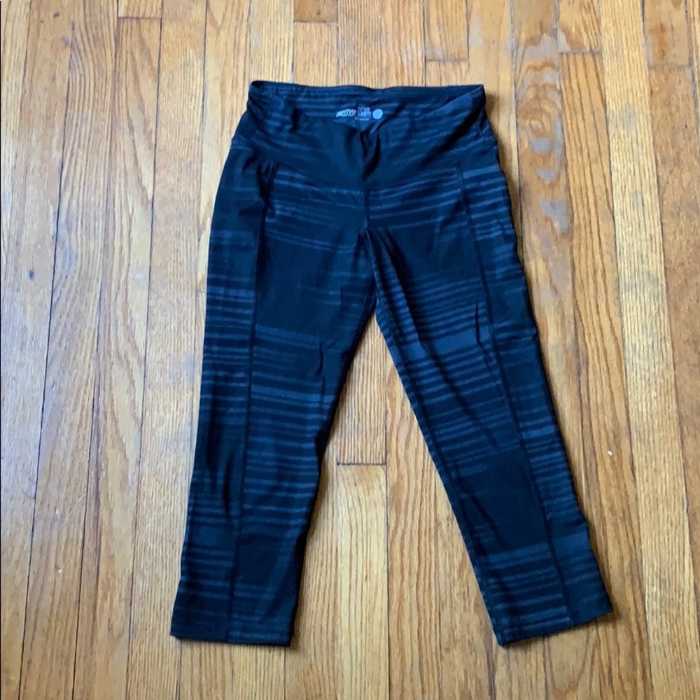 Old Navy Active Capri Leggings